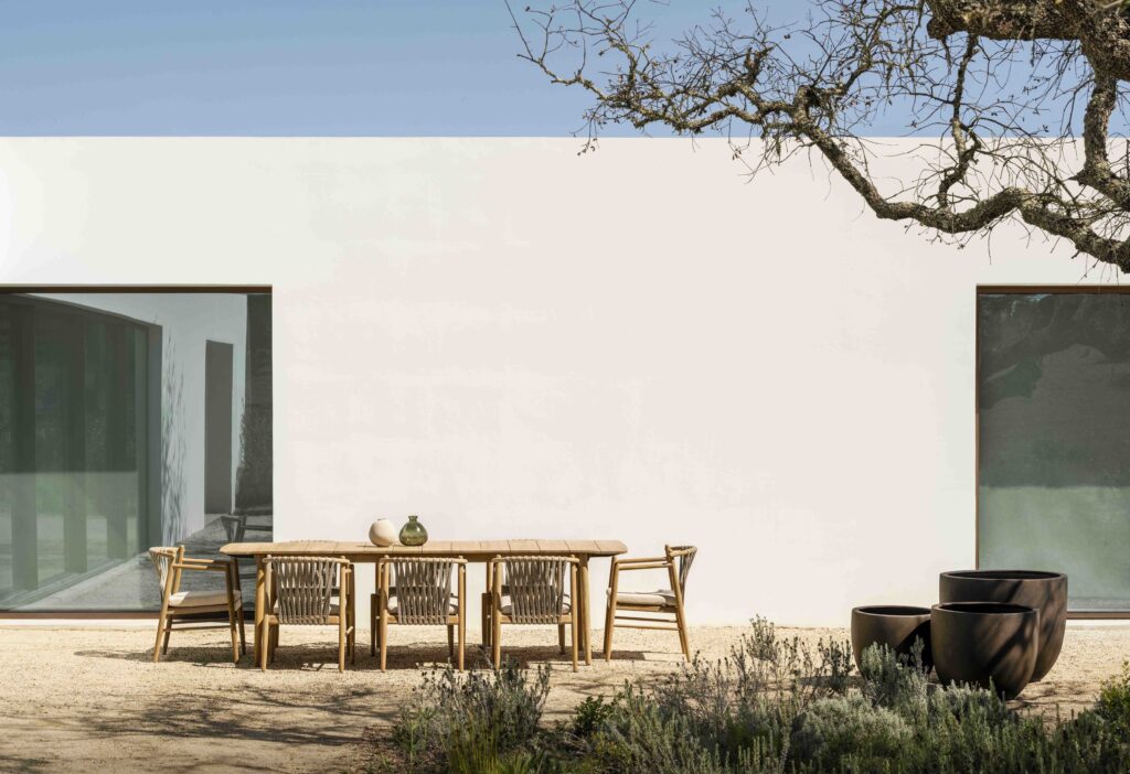 Noa Dining 8 Seater By Jardinico