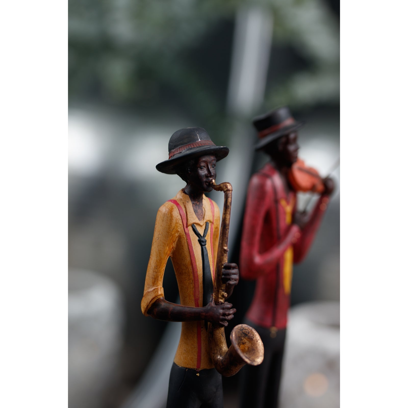 Standing Jazz Band Violinist - LuxmeLounge - [vendor_name]