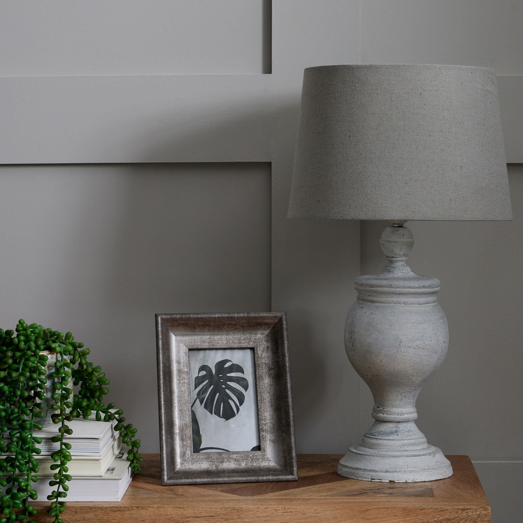 Uthina Table Lamp - LuxmeLounge - [vendor_name]