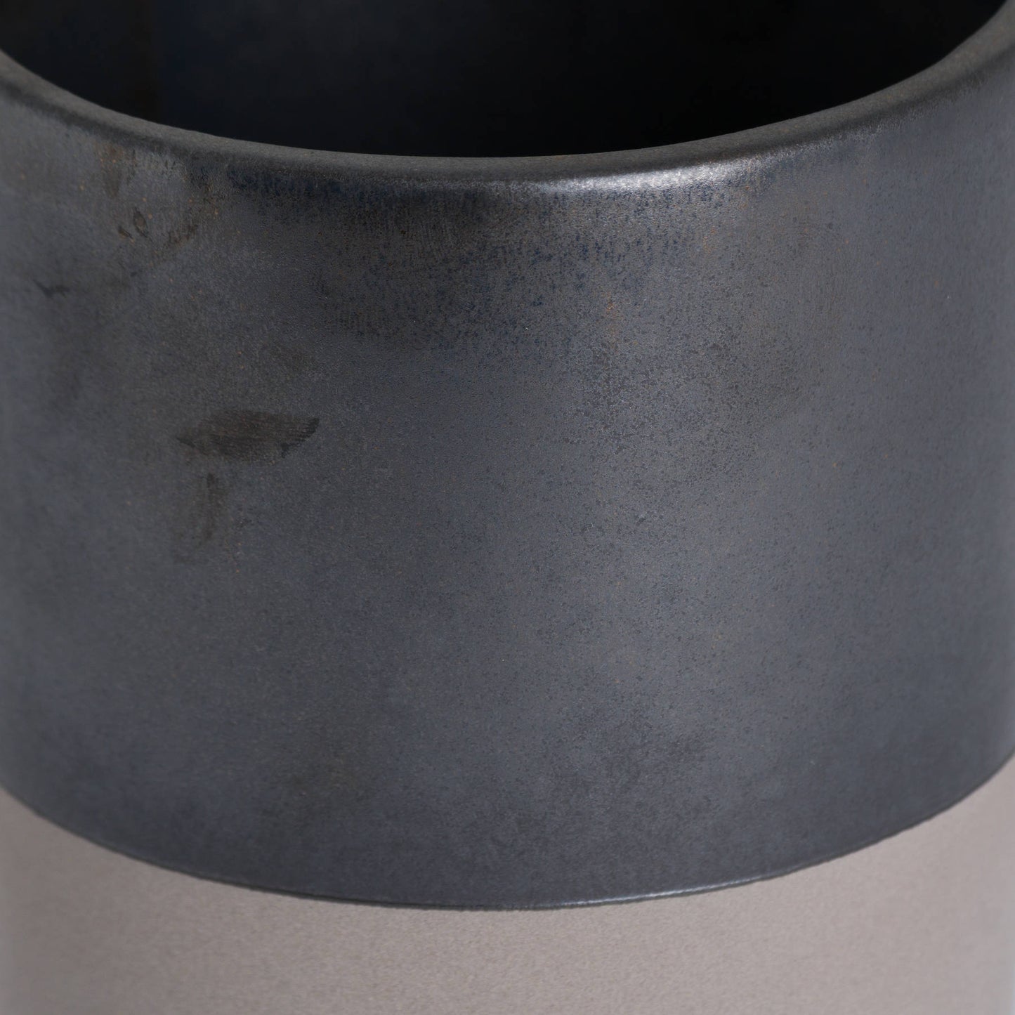 Metallic Grey Ceramic Planter - LuxmeLounge - [vendor_name]