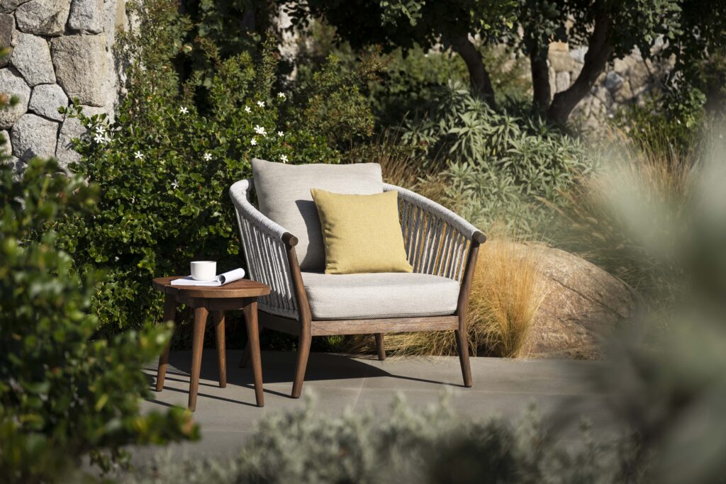  Legna Teak Coffee Table By Jardinico