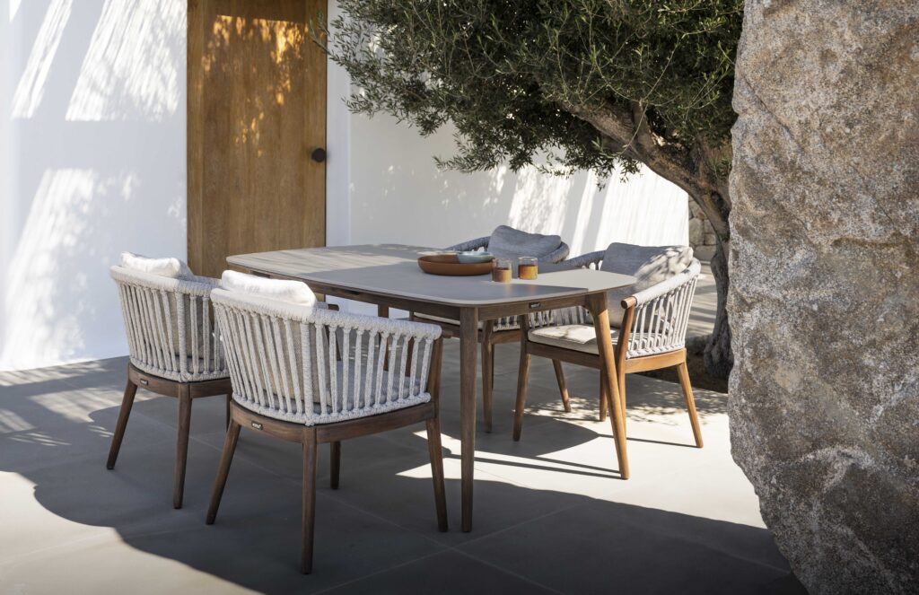Legna Teak Dining Set By Jardinico