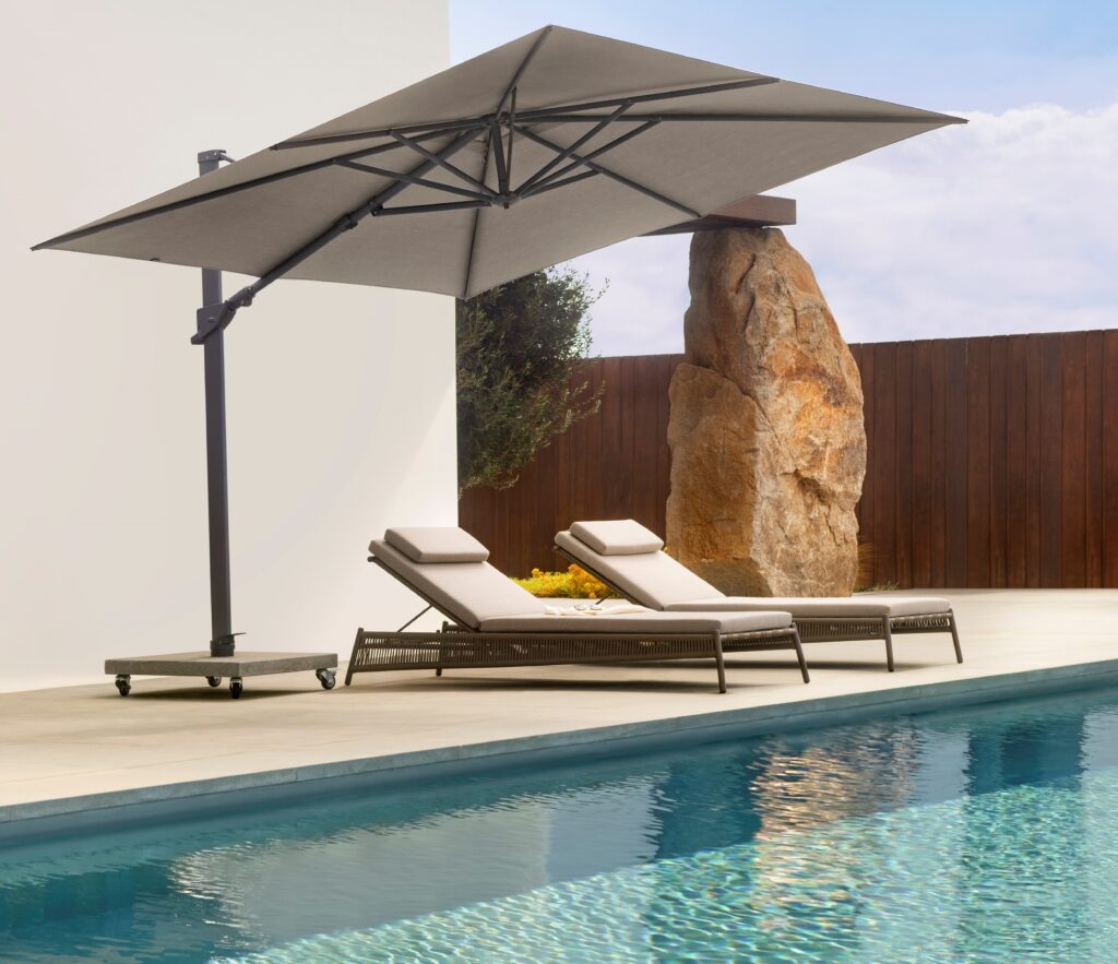 Scoop Outdoor Lounger By Jardinico